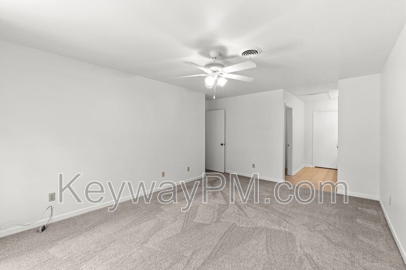 3204 North Wimbledon - Forest Hills Racquet Club property image