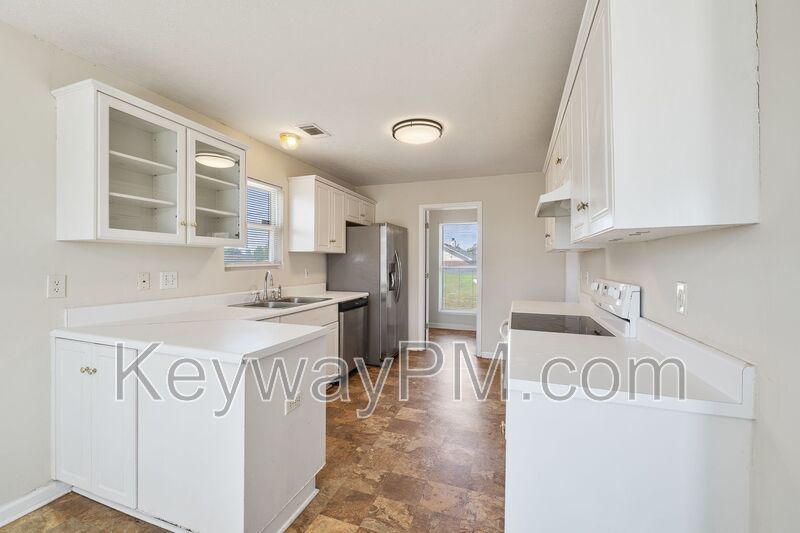 3325 Hamden Street - Pepperidge property image