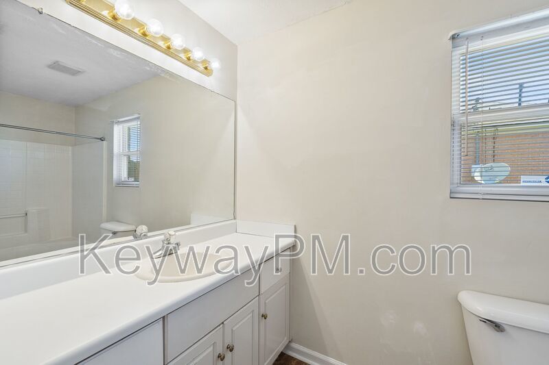 3325 Hamden Street - Pepperidge property image