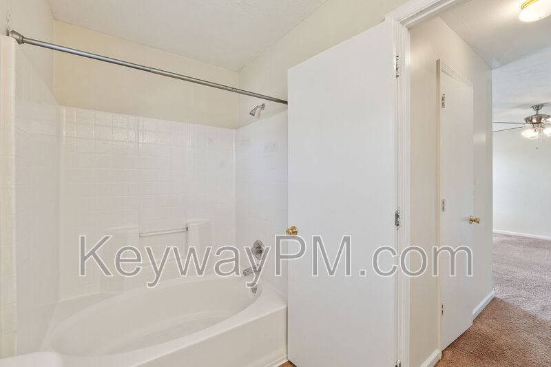 3325 Hamden Street - Pepperidge property image