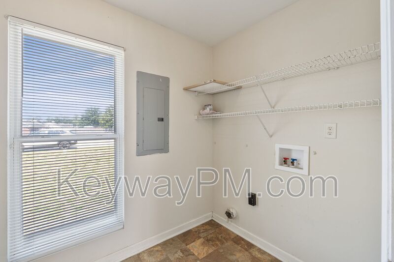 3325 Hamden Street - Pepperidge property image