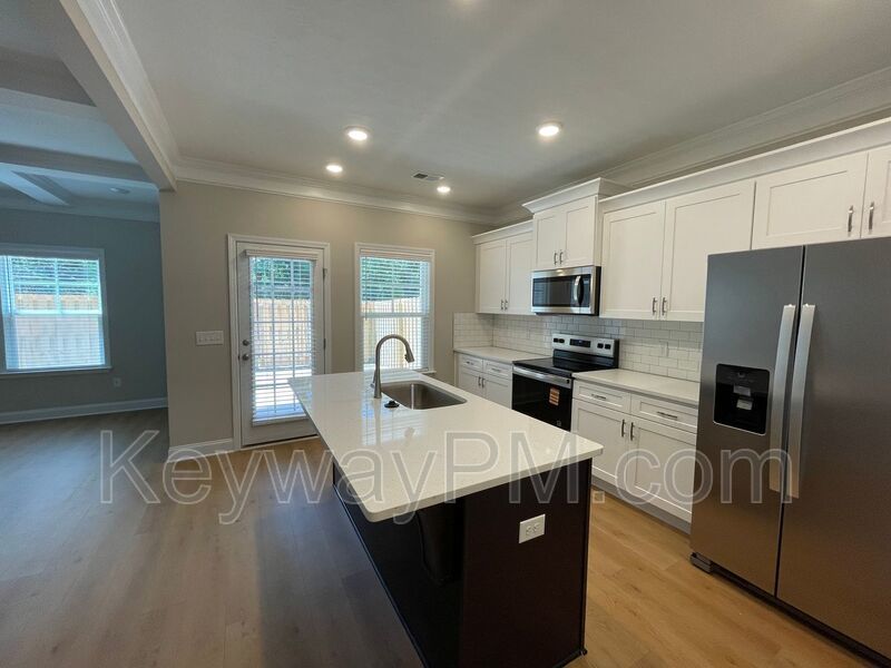 3089 Venetian Drive- Village Square property image