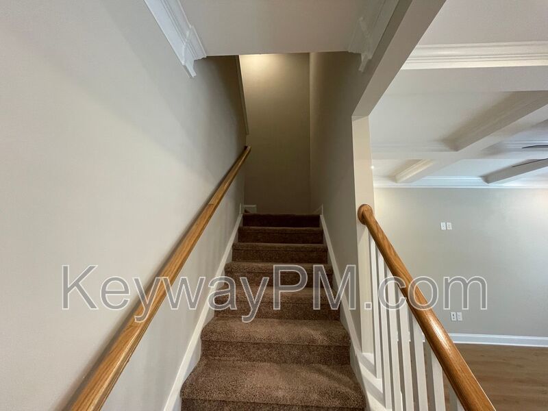 3089 Venetian Drive- Village Square property image
