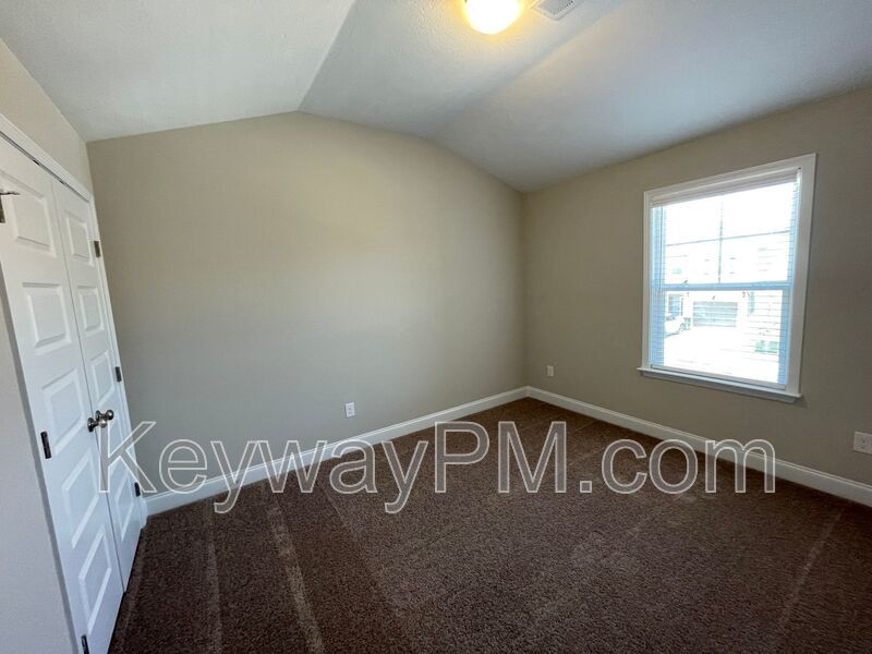 3089 Venetian Drive- Village Square property image