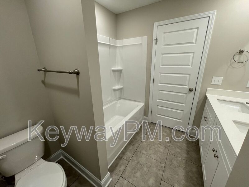 3089 Venetian Drive- Village Square property image