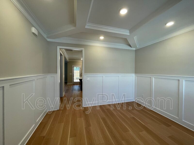 3099 Venetian Drive- Village Square property image