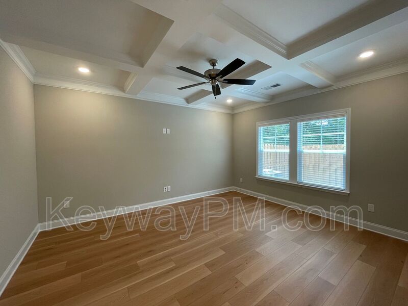 3099 Venetian Drive- Village Square property image