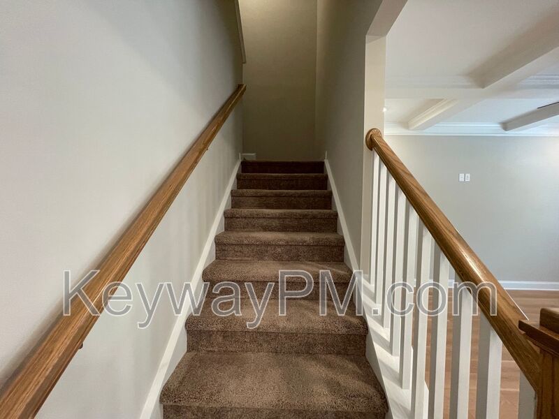 3099 Venetian Drive- Village Square property image