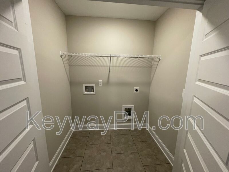 3099 Venetian Drive- Village Square property image