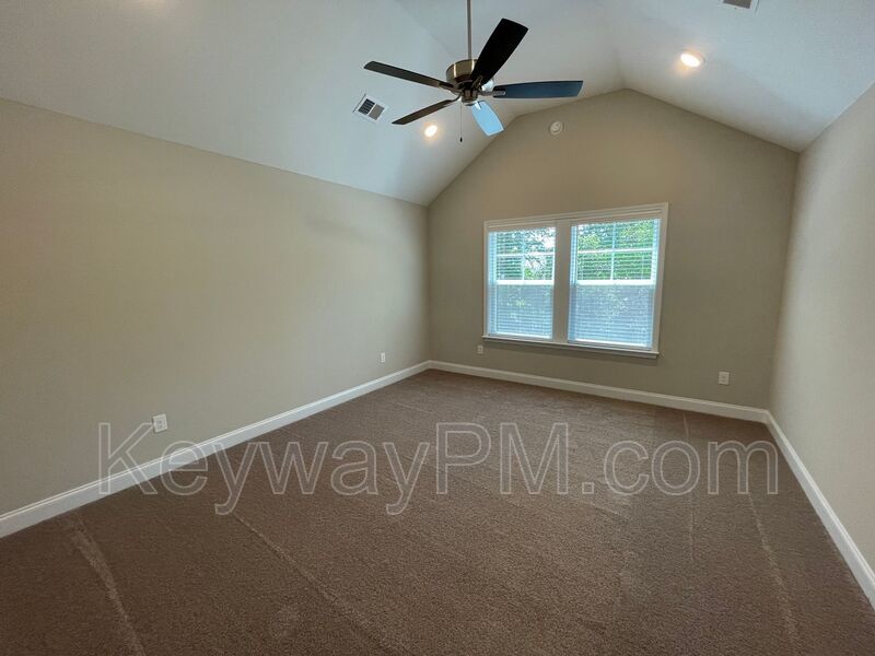 3099 Venetian Drive- Village Square property image