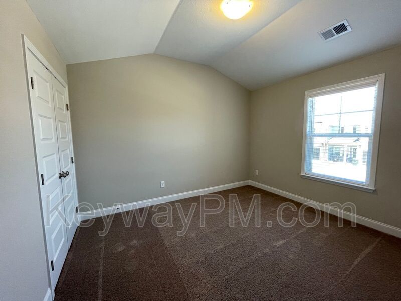 3099 Venetian Drive- Village Square property image
