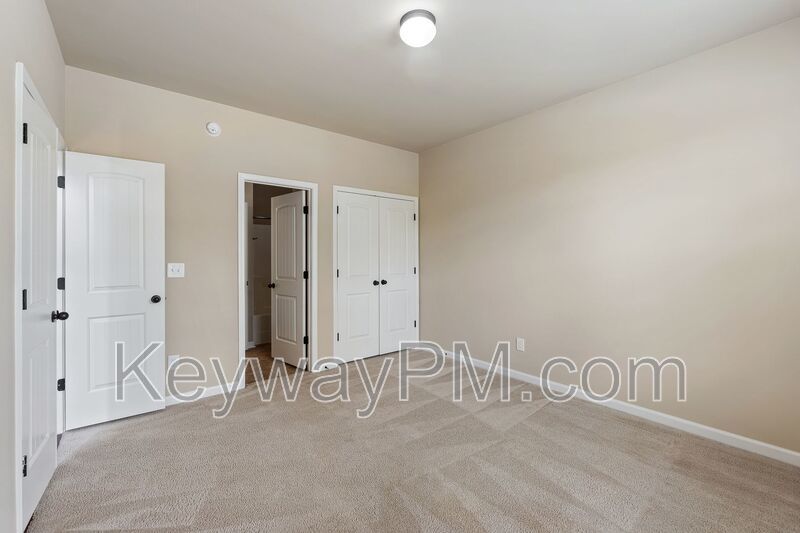 6017 Reynolds Circle - Reynolds Pond property image
