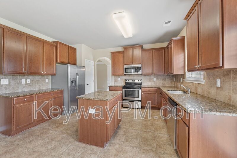 6017 Reynolds Circle - Reynolds Pond property image
