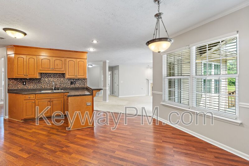 845 Prairie Lane property image