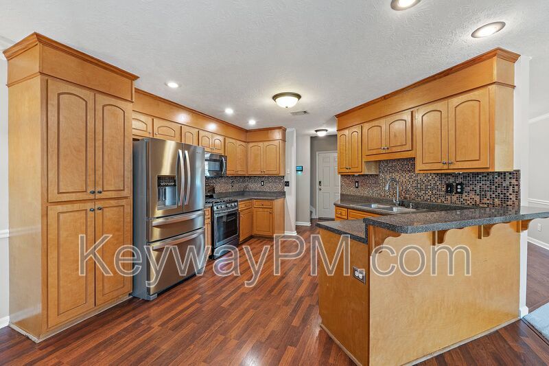 845 Prairie Lane property image