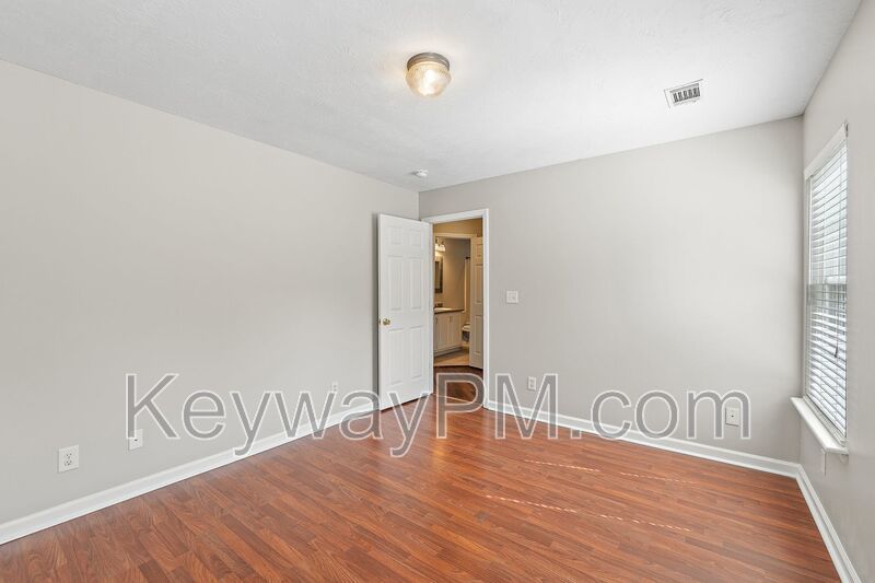 845 Prairie Lane property image