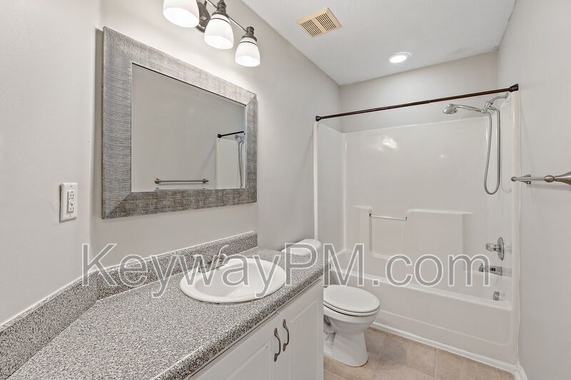845 Prairie Lane property image