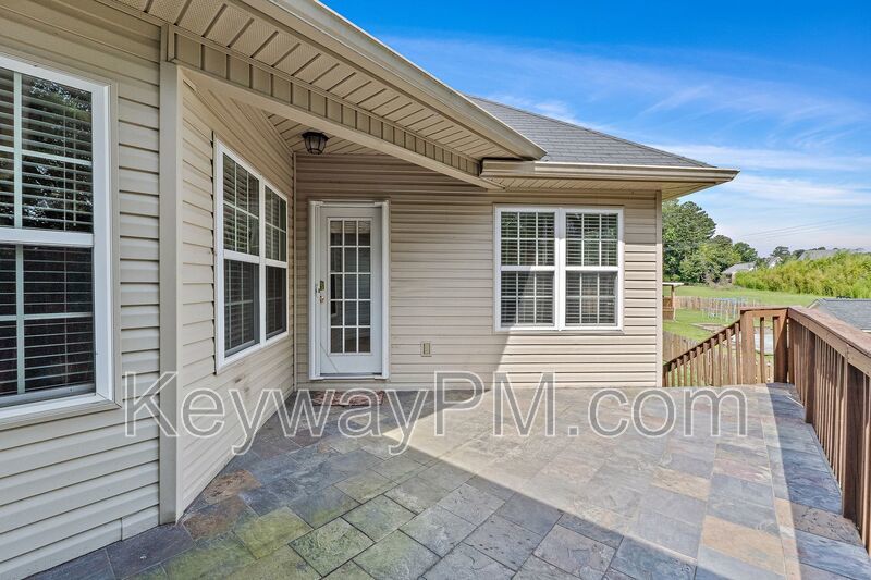 845 Prairie Lane property image