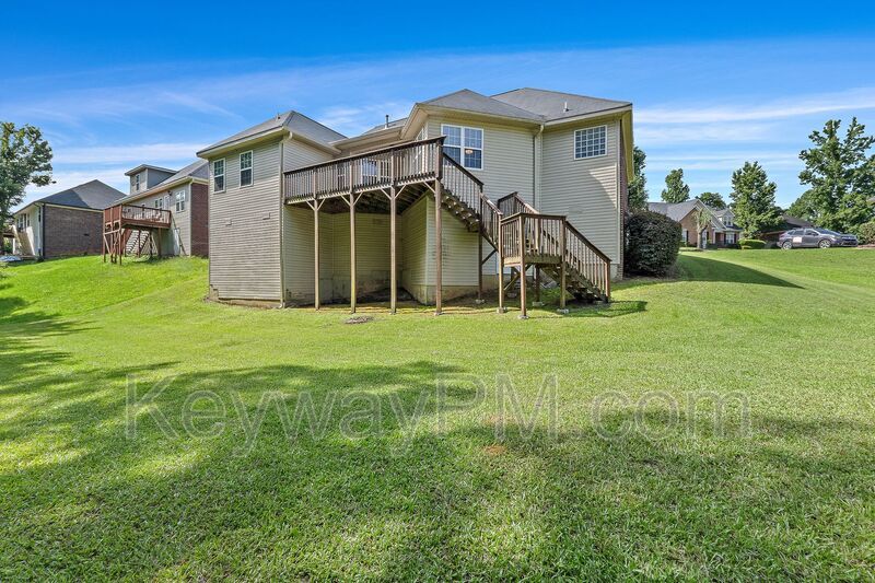 845 Prairie Lane property image