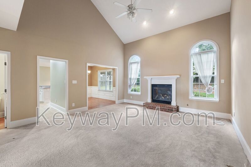 4890 Somerset Drive - Somerset at Williamsburg property image