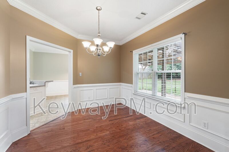4890 Somerset Drive - Somerset at Williamsburg property image
