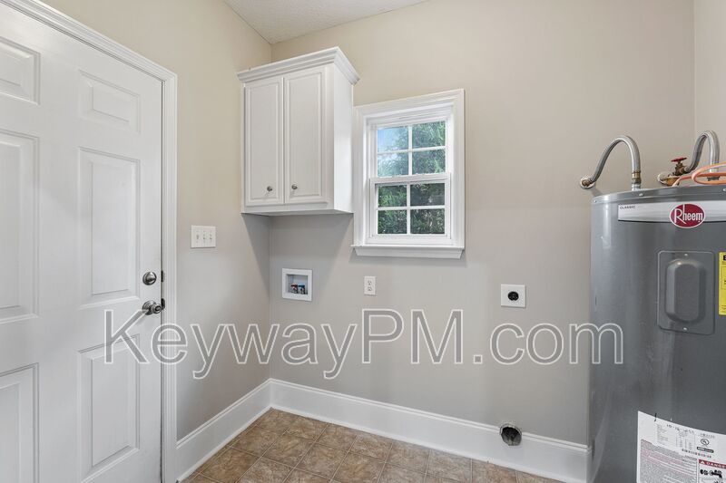 4890 Somerset Drive - Somerset at Williamsburg property image