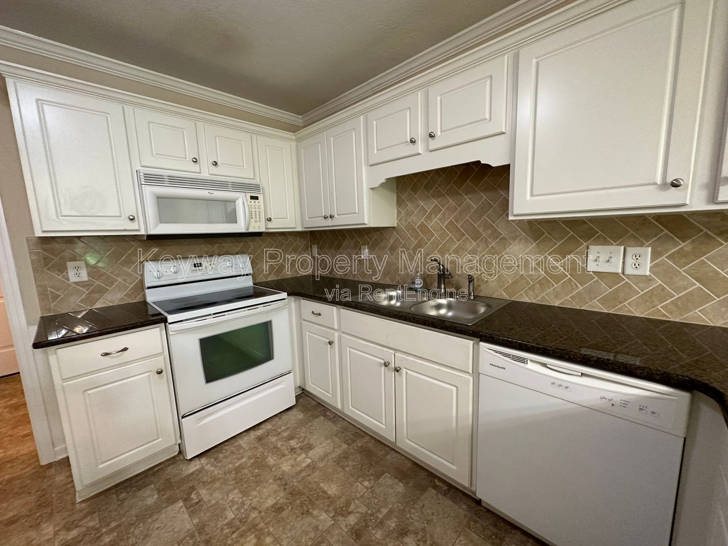 2136 Sylvan Lake Drive - Ivy Falls Plantation property image