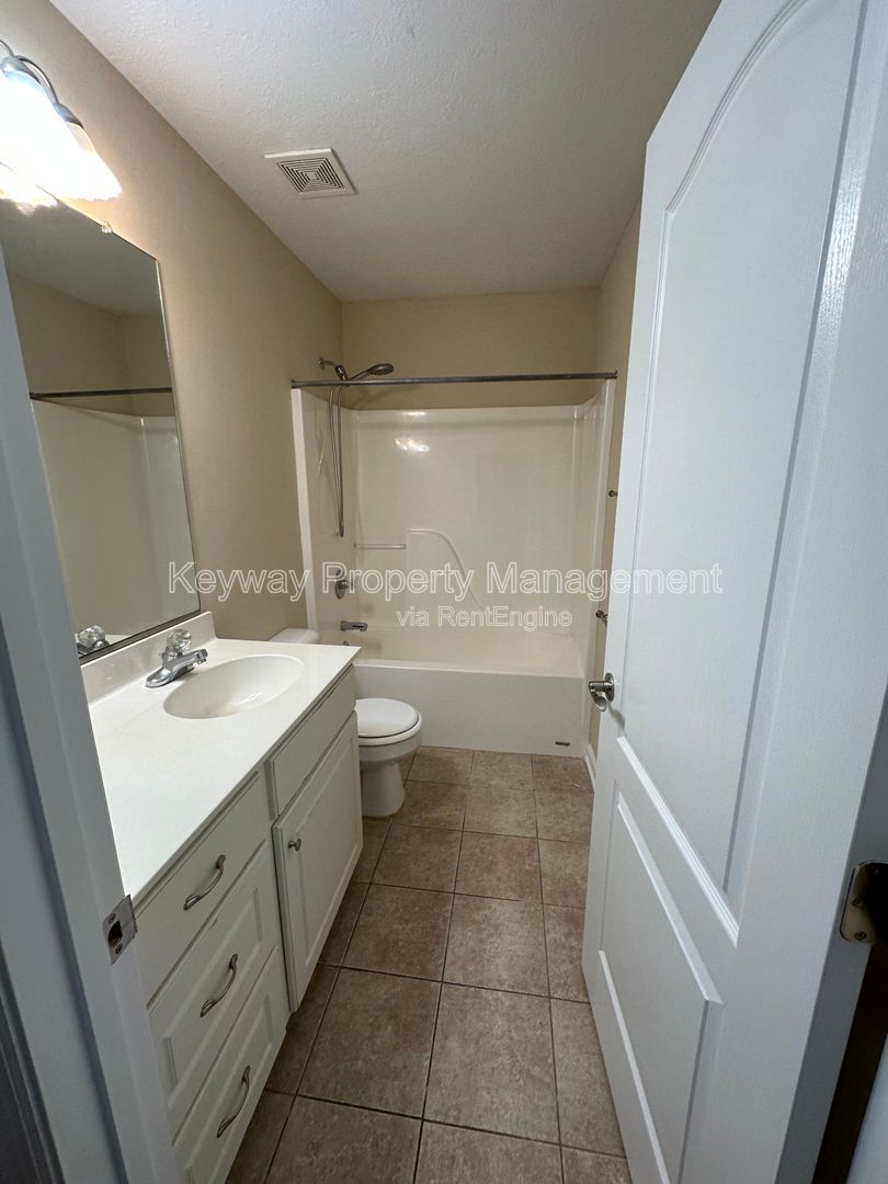 2136 Sylvan Lake Drive - Ivy Falls Plantation property image