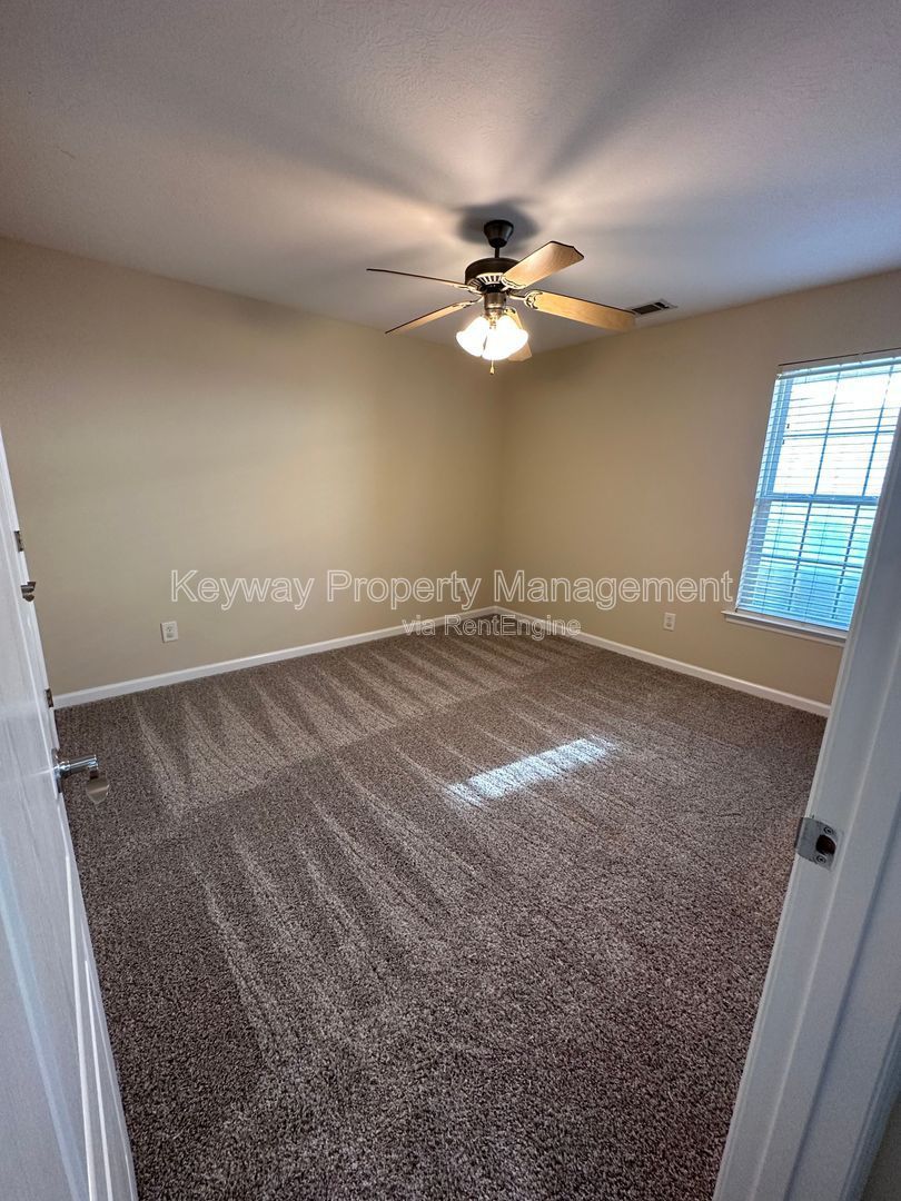 2136 Sylvan Lake Drive - Ivy Falls Plantation property image