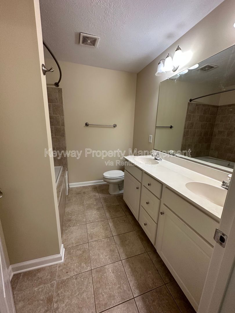 2136 Sylvan Lake Drive - Ivy Falls Plantation property image