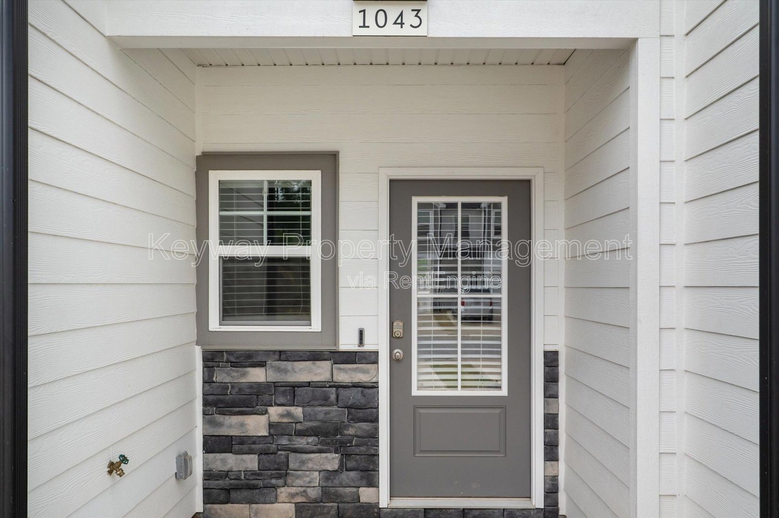 1043 Linsmore Ave- Canterbury Farms property image