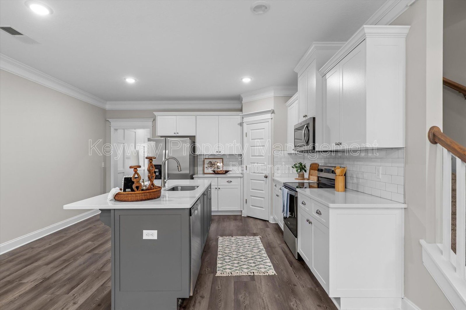 1043 Linsmore Ave- Canterbury Farms property image