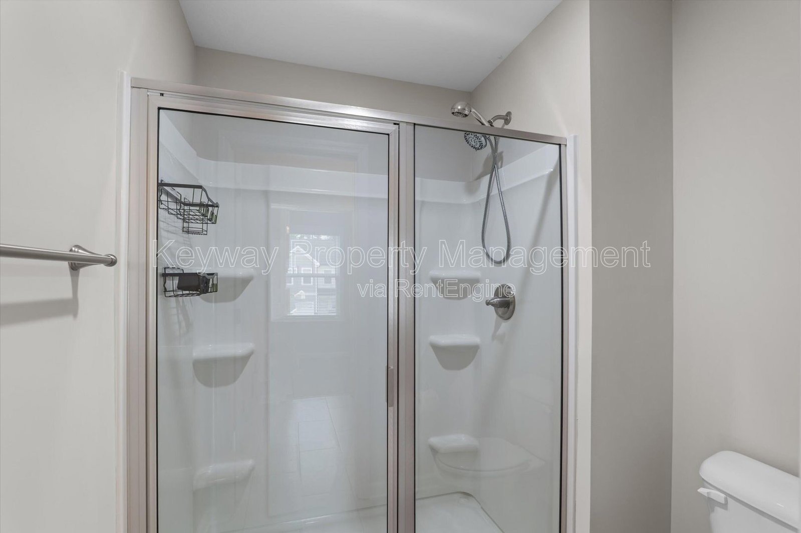 1043 Linsmore Ave- Canterbury Farms property image