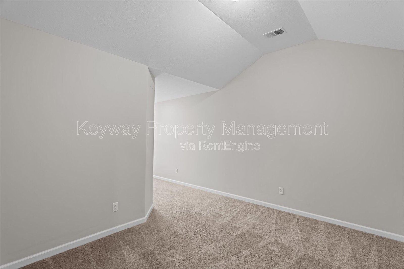 1043 Linsmore Ave- Canterbury Farms property image