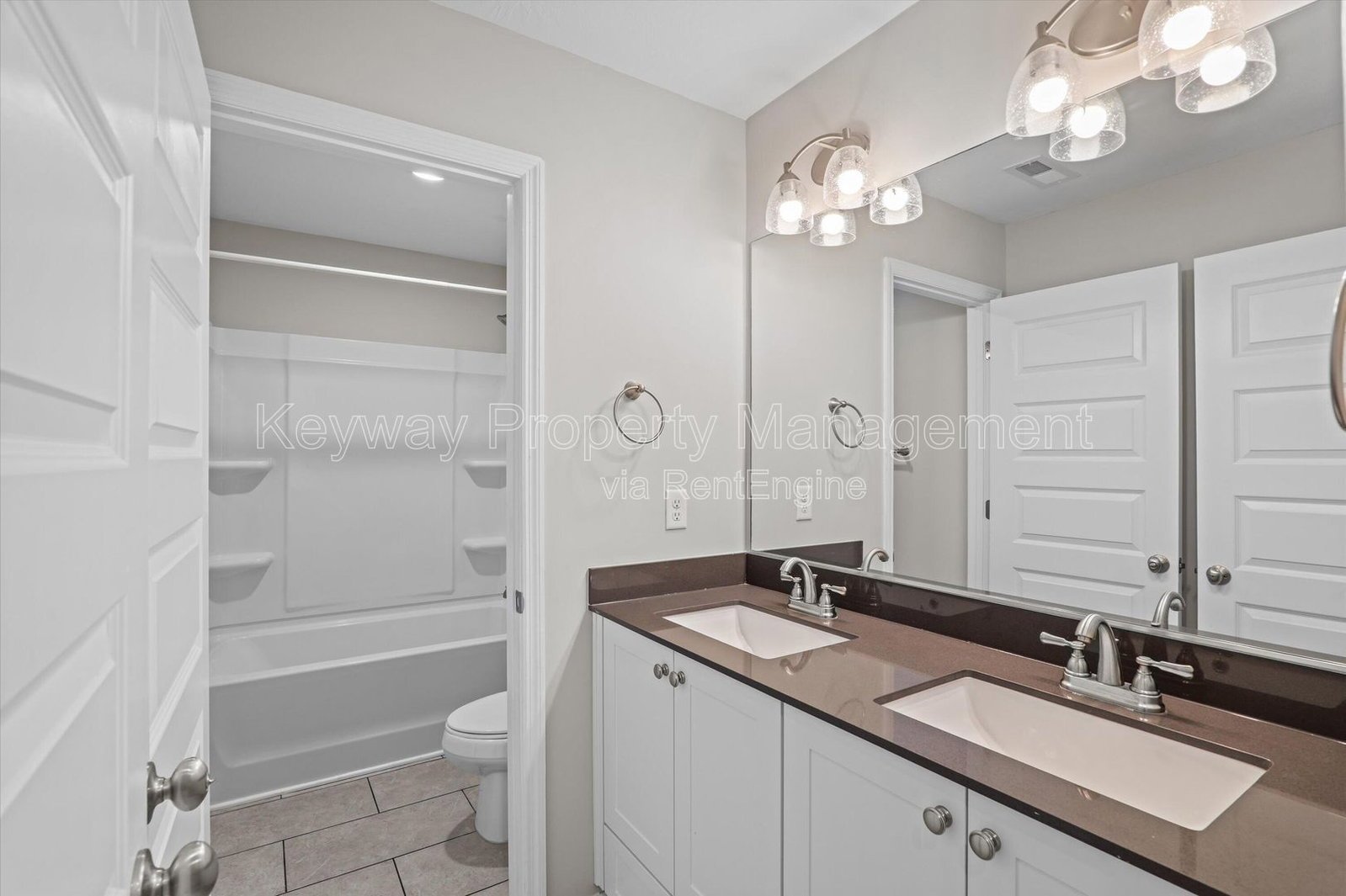 1043 Linsmore Ave- Canterbury Farms property image