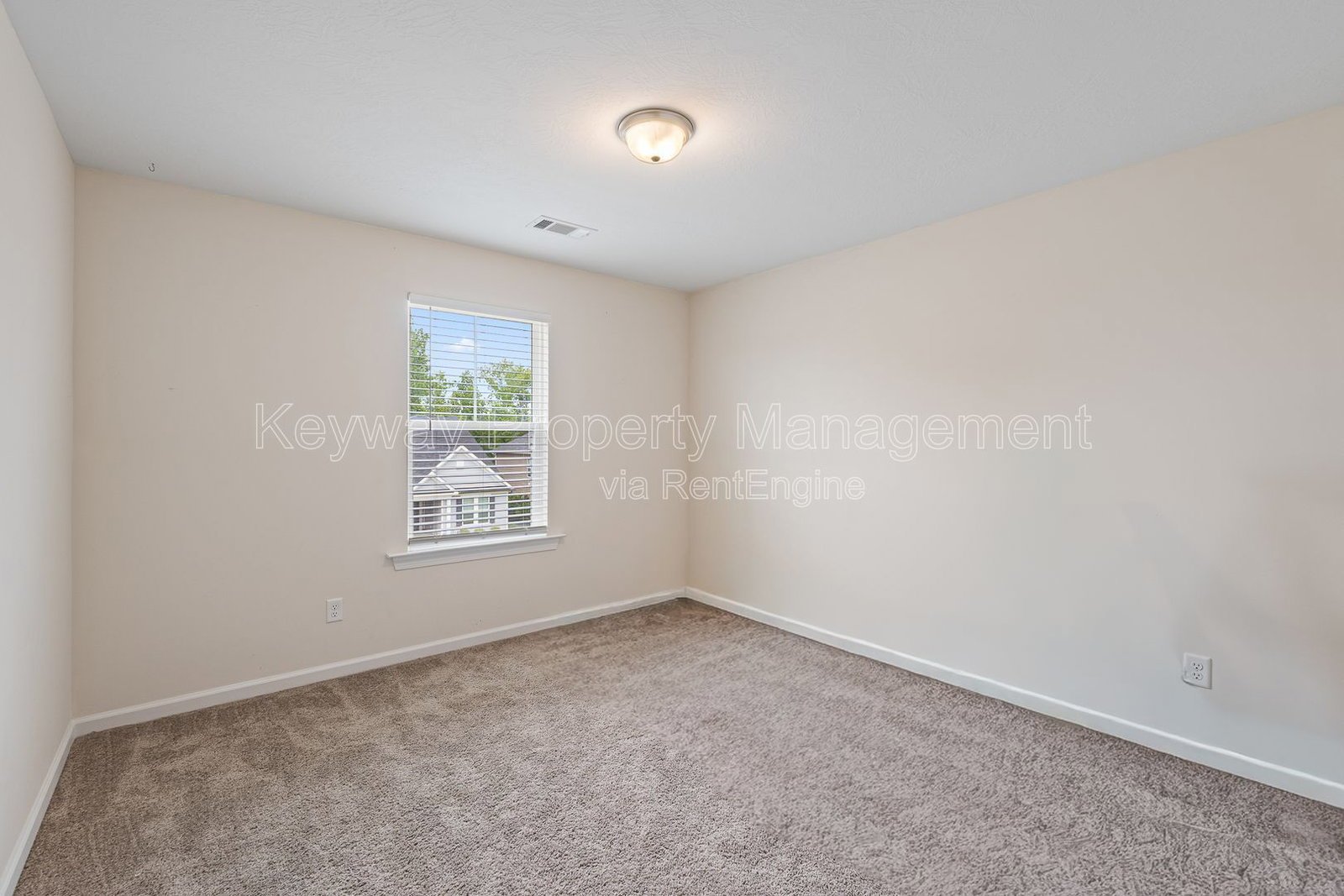 585 Hampton Drive-Windsor property image