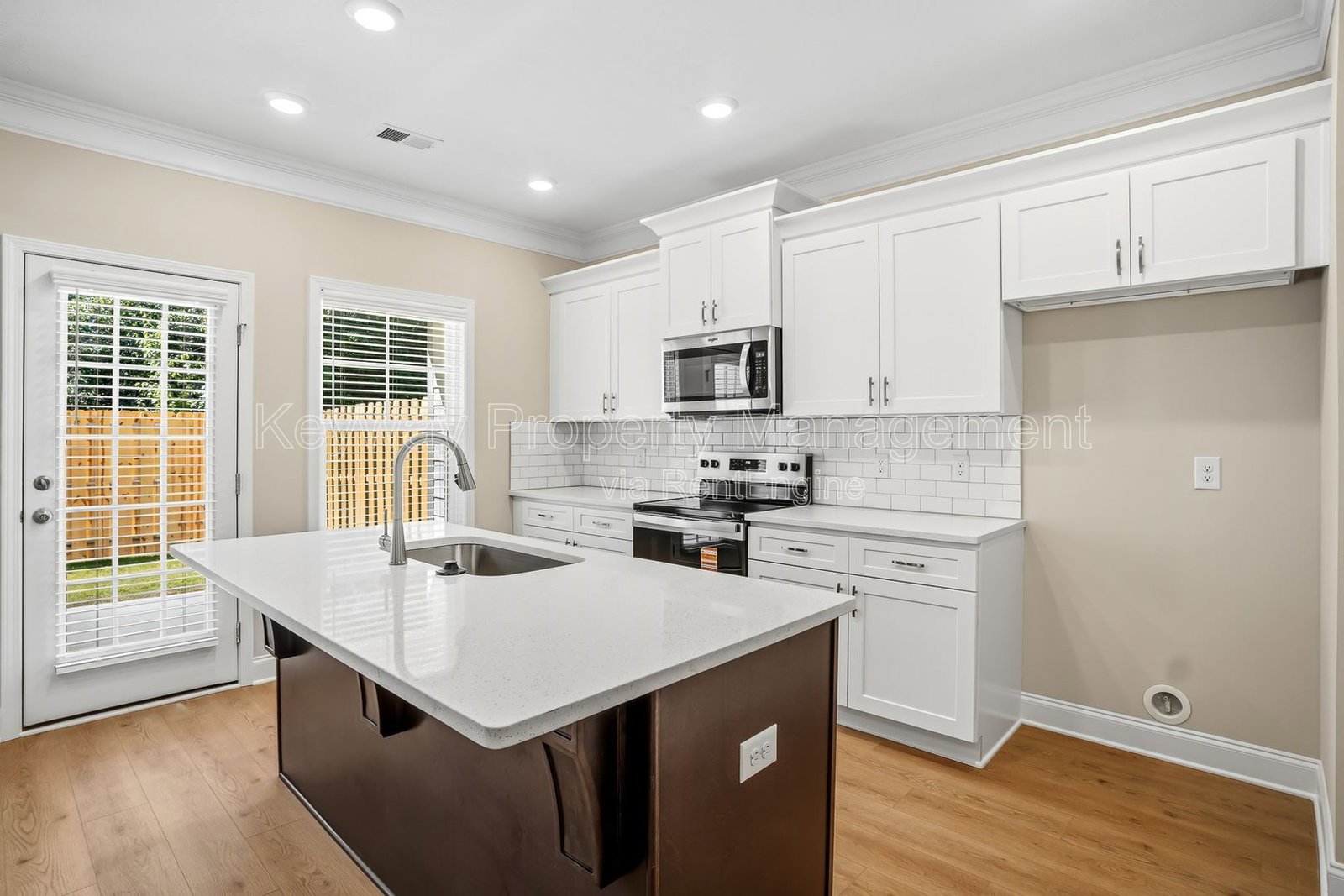 3109 Venetian Drive- Village Square property image