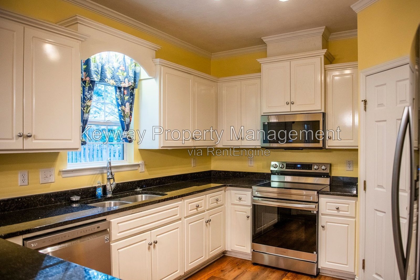 242 Stonington Drive - Heritage Hills property image