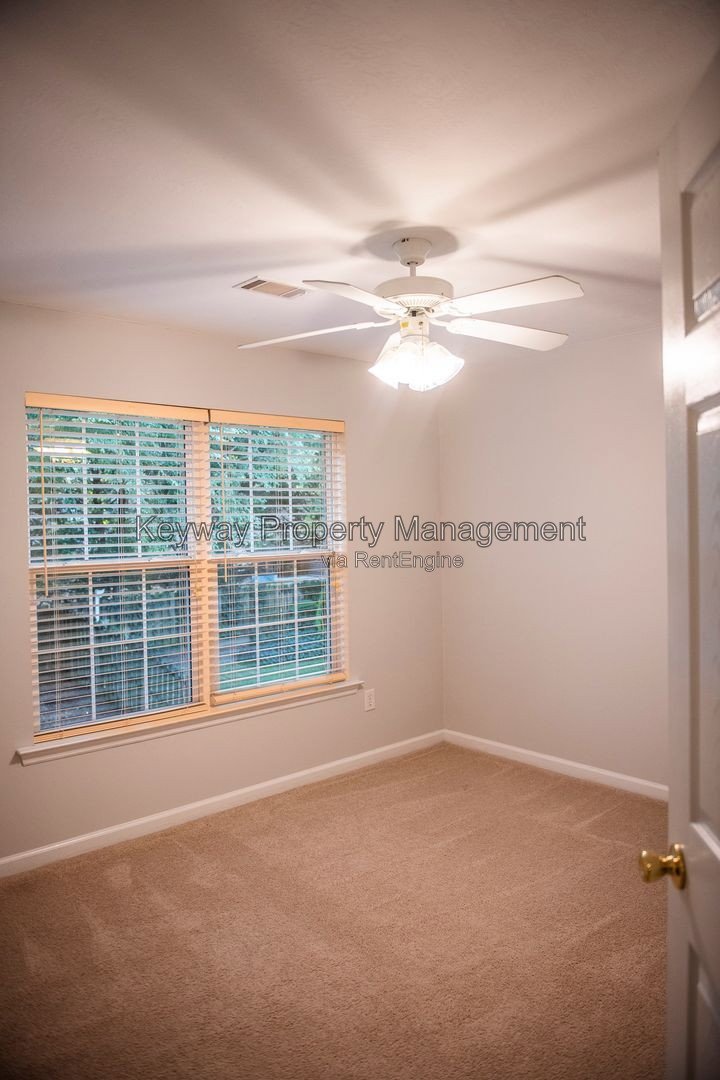 242 Stonington Drive - Heritage Hills property image