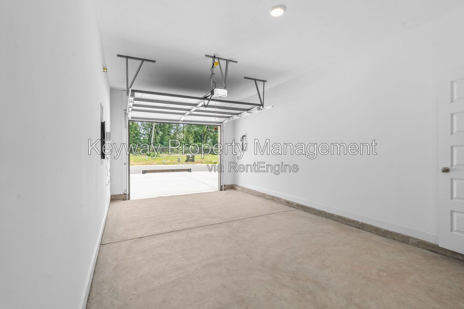 3199 Venetian Drive - Village Square property image