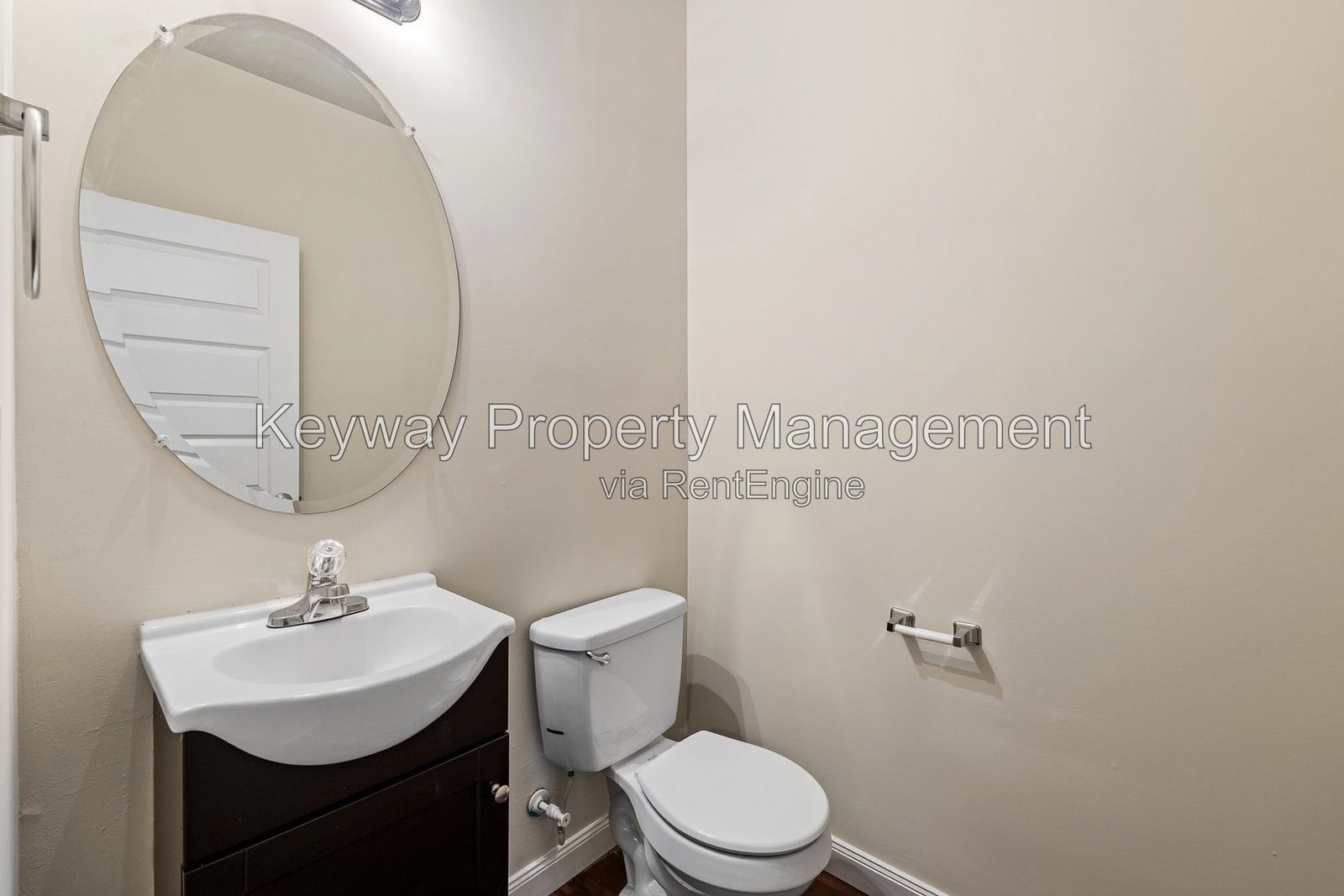 910 Clover Court- property image