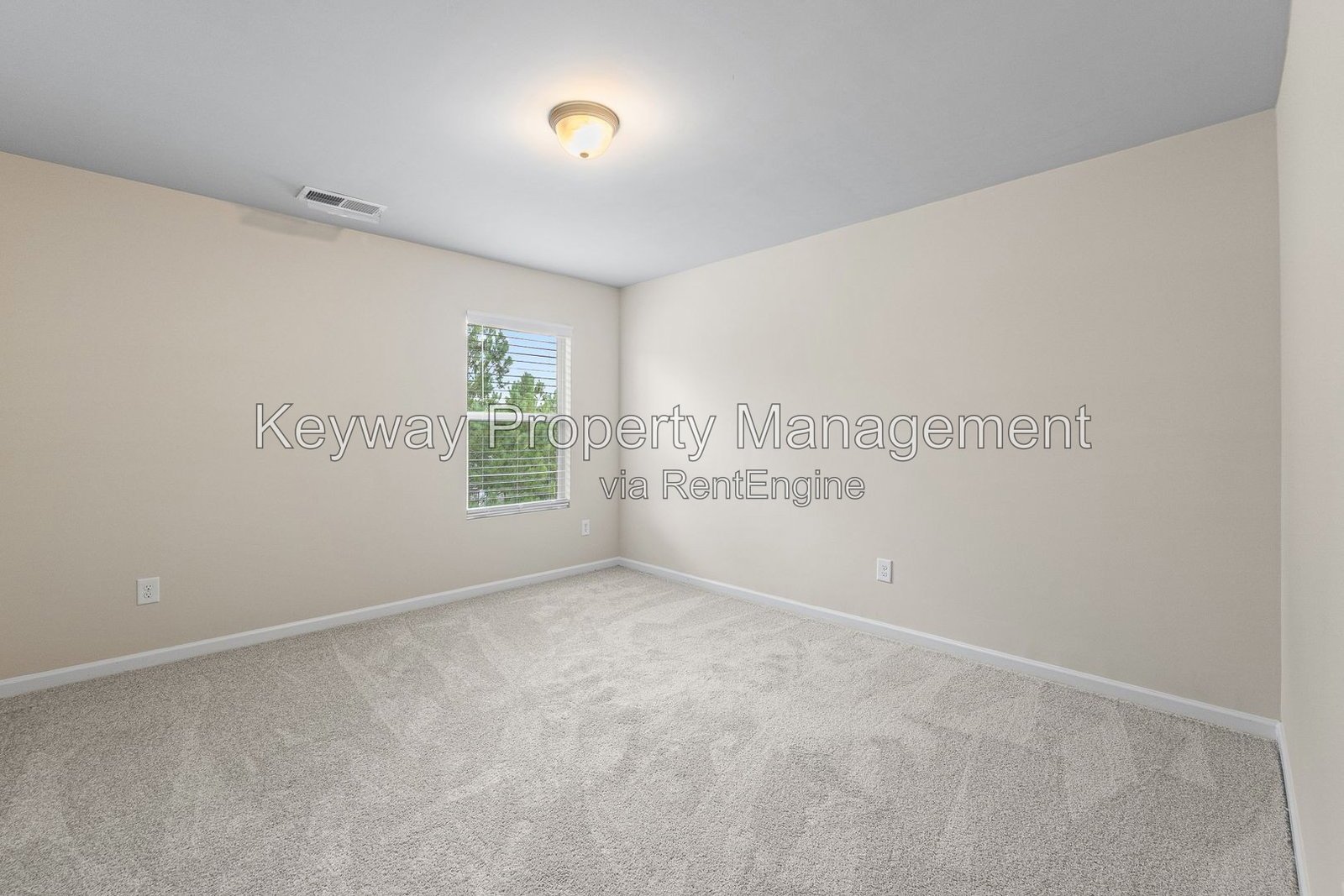 910 Clover Court- property image