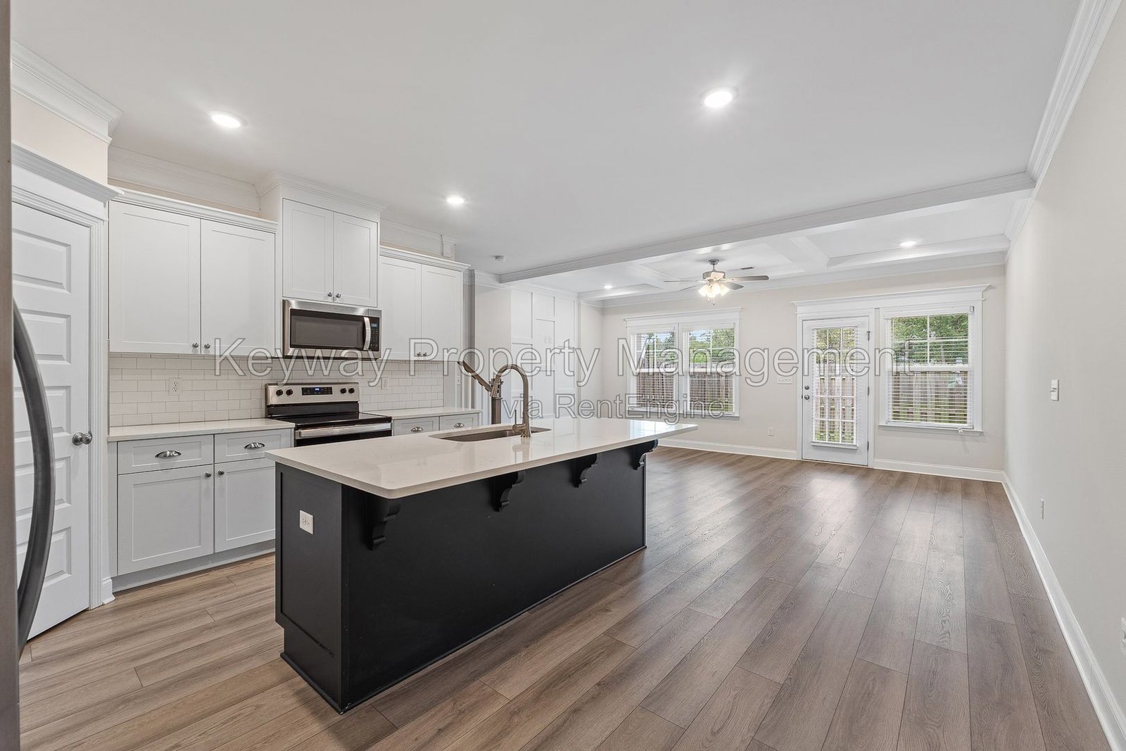 1047 Linsmore Avenue - Canterbury Farms property image