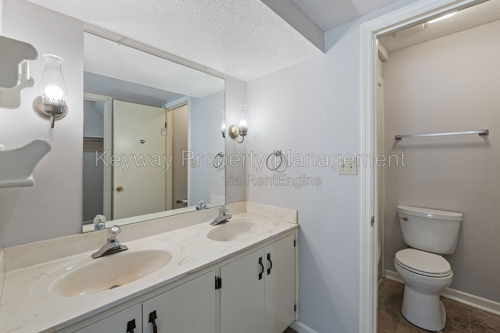 839 Wimbledon - Forest Hills Racquet Club property image