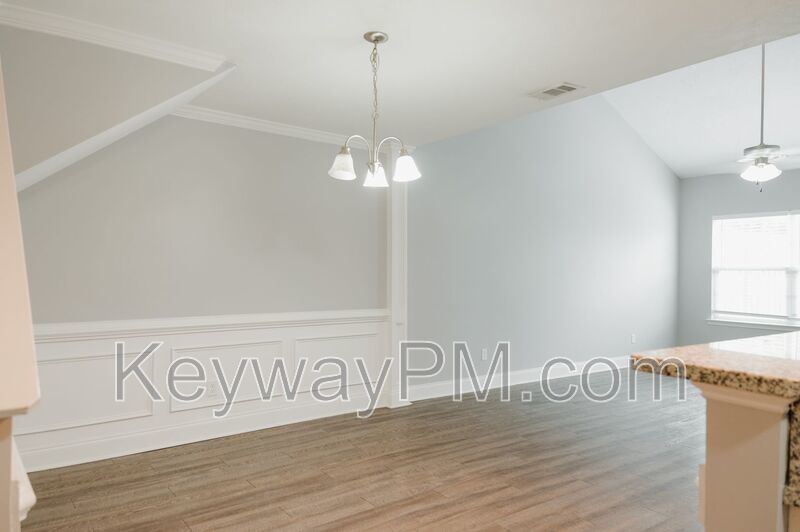 1011 Coveside Trail - Lakeview Commons property image