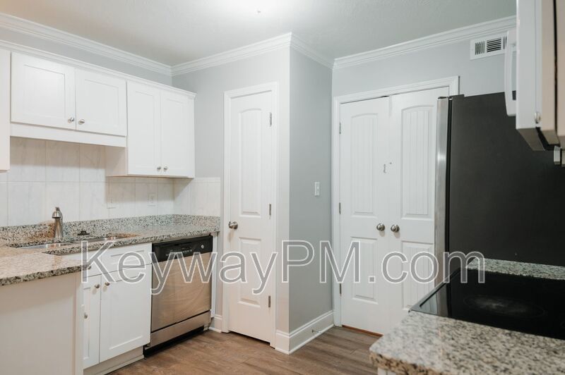 1011 Coveside Trail - Lakeview Commons property image