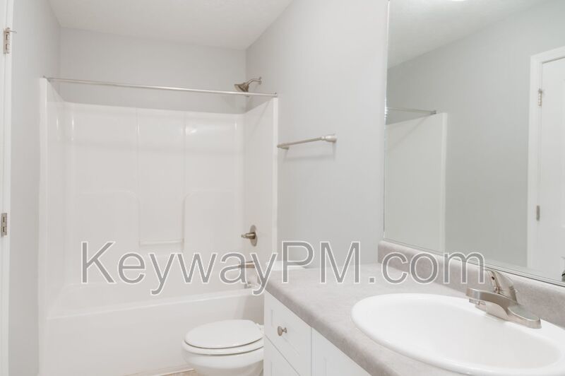 1011 Coveside Trail - Lakeview Commons property image